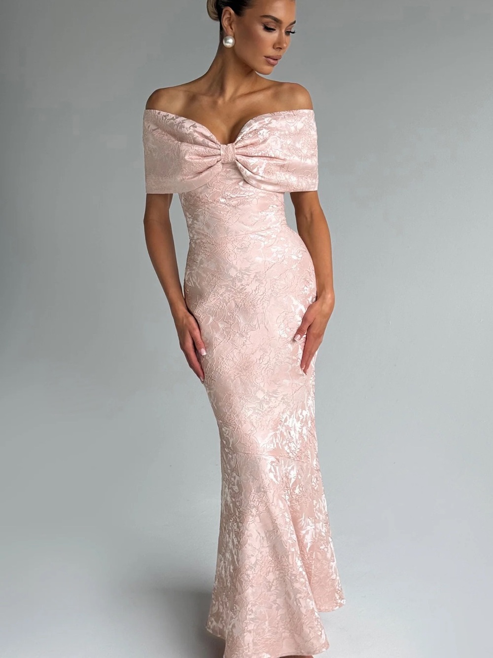 Emberly Maxi Dress - Soft Peach - Picture 3 of 3